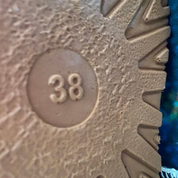 Cute Faux Leather Pull on Bunny Love Boots 38/7.5 NEW 😍 - Picture 8 of 8